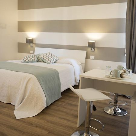 Suite Simonetta Sarzana Exterior photo