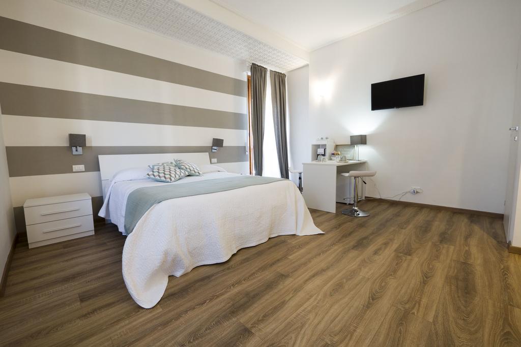 Suite Simonetta Sarzana Exterior photo